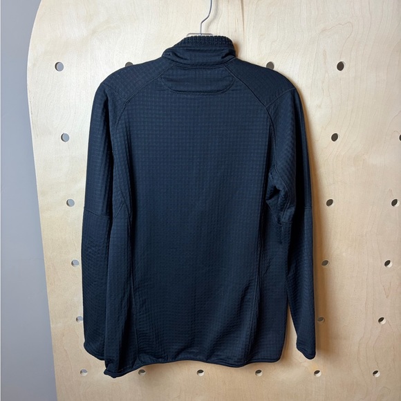 Women's Patagonia R1 Pullover in Black Size Large - Picture 10 of 10